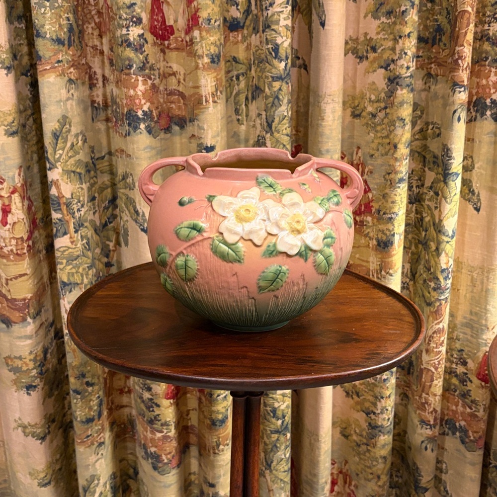 Vintage Roseville 🌹 White Roses Planter Bowl in Pink, size # 388-7, c.1949 - Picture 15 of 16